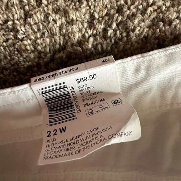 Crown & Ivy Jeans High Rise Skinny Crop New White Stretchy Womens Size 22W - Picture 9 of 11